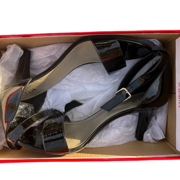 Women’s blck sandal ankle strp 3.5 in heel Opn toe Sze 10. By Ana patent leather - Picture 6 of 6